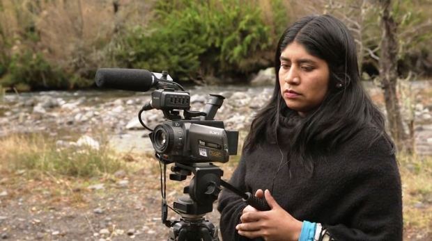 Captura FLOR DEL VALLE - TV Mapuche - Trailer Serie Documental (2014)